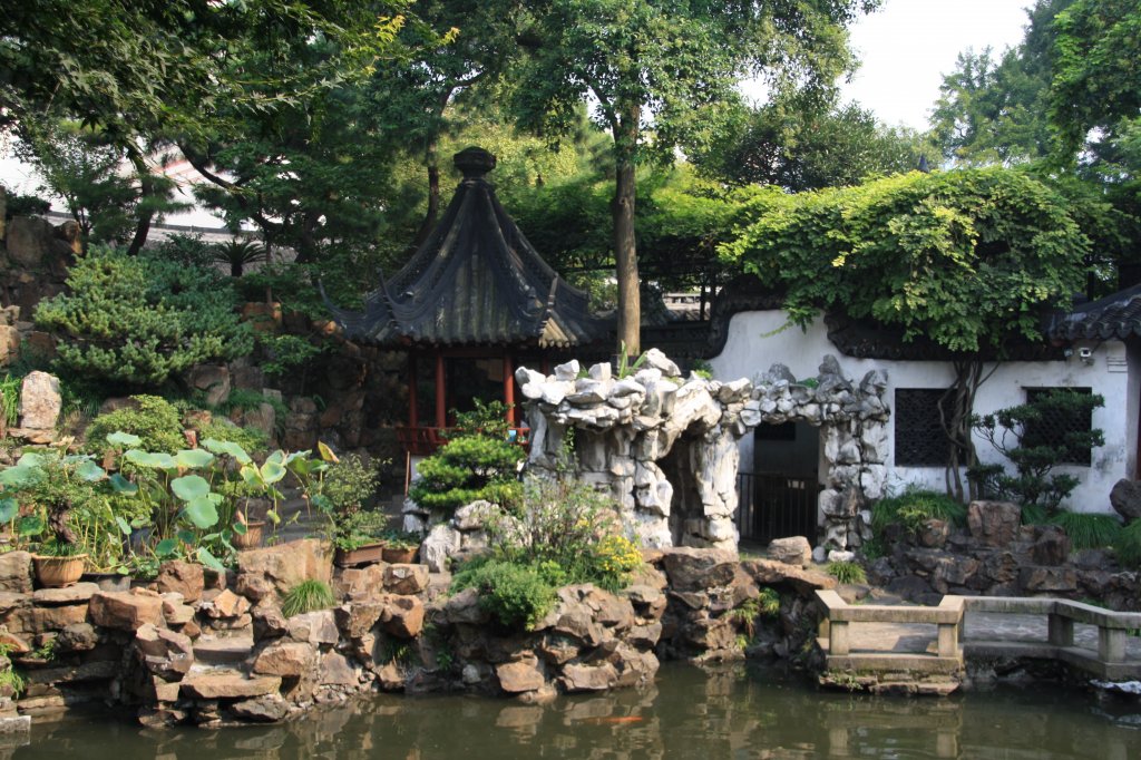 kleiner Teich im Yu-Garten in der Altstadt von Shanghai 16.10.2010