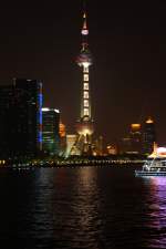 Der Fernsehturm von Shanghai bei Nacht 16.10.2010