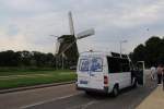 Windmhle und Touri-bus bei Amsterdam 28.07.2011