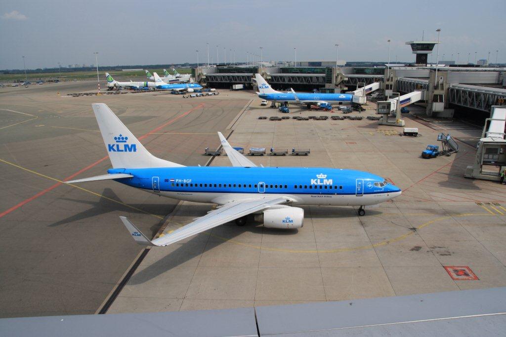 Flugzeug der kniglichen Fluggesellschaft auf dem Schiphol Airport Amsterdam 28.07.2011