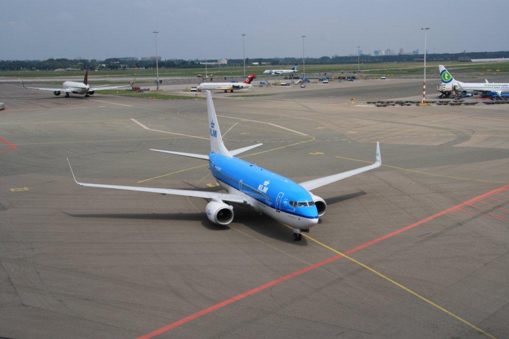 Flugzeug der kniglichen Fluggesellschaft auf dem Schiphol Airport Amsterdam 28.07.2011