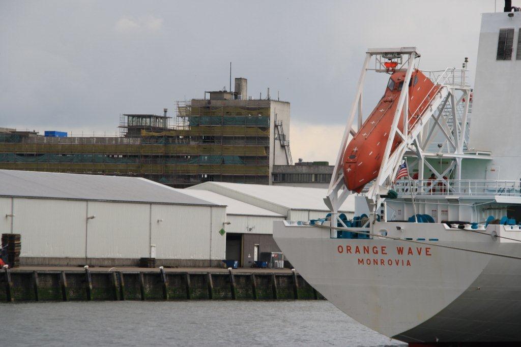 Orangensaft-Dampfer  im Hafen von Rotterdam 27.07.2011