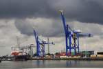 Container-Krane im Hafen von Rotterdam 27.07.2011